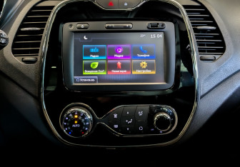 Подержанный автомобиль Renault Kaptur 2018 года (16 фото)