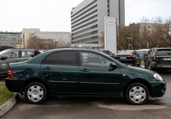 Подержанный автомобиль Toyota Corolla Sedan 2006 года (3 фото)