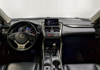 Подержанный автомобиль Lexus NX 2017 года (23 фото)