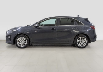 Подержанный автомобиль Kia Ceed Hatchback 2021 года (8 фото)