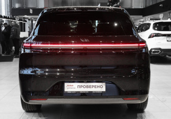 Подержанный автомобиль LiXiang L6 2024 года (5 фото)