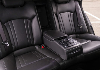 Подержанный автомобиль Hyundai Genesis 2016 года (12 фото)