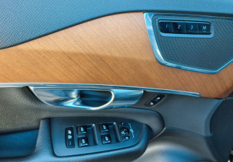 Подержанный автомобиль Volvo XC90 2018 года (17 фото)