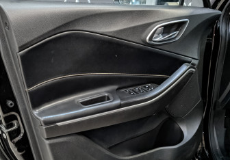 Подержанный автомобиль Москвич 3 2023 года (19 фото)