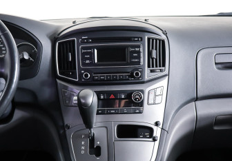 Подержанный автомобиль Hyundai Grand Starex 2018 года (13 фото)