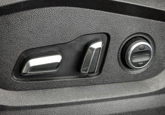 Подержанный автомобиль Exeed LX 2022 года (25 фото)