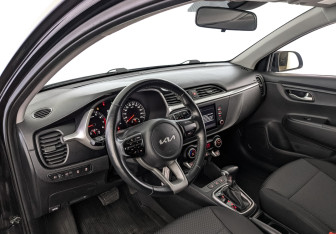 Подержанный автомобиль Kia Rio Hatchback 2022 года (15 фото)