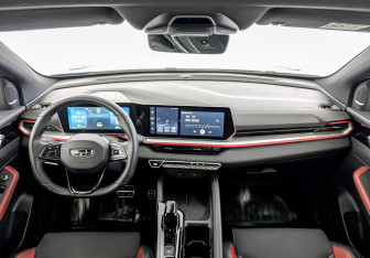 Подержанный автомобиль Geely Coolray 2024 года (14 фото)