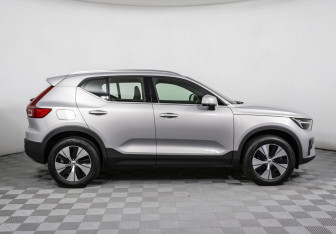 Новый Volvo XC40 2024 (4 фото)