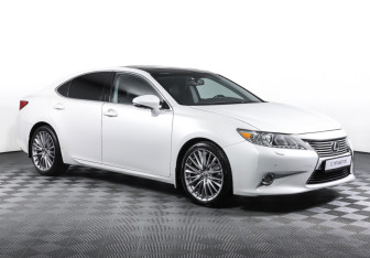 Подержанный автомобиль Lexus ES 2014 года (3 фото)