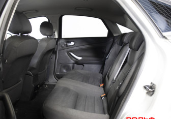 Подержанный автомобиль Ford Mondeo Sedan 2009 года (10 фото)