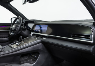 Подержанный автомобиль Geely Monjaro 2025 года (14 фото)