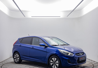 Подержанный автомобиль Hyundai Solaris Hatchback 2011 года (3 фото)