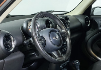 Подержанный автомобиль MINI Countryman 2013 года (13 фото)