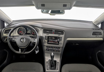 Подержанный автомобиль Volkswagen Golf Hatchback 2014 года (14 фото)