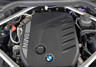 Подержанный автомобиль BMW X5 2025 года (9 фото)