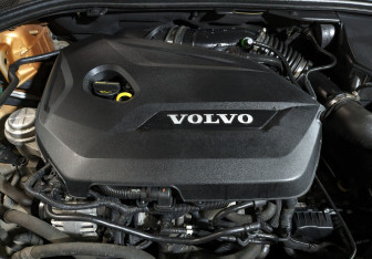 Подержанный автомобиль Volvo S60 2011 года (9 фото)