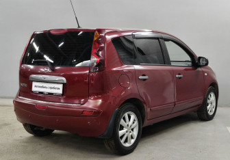 Подержанный автомобиль Nissan Note 2010 года (5 фото)