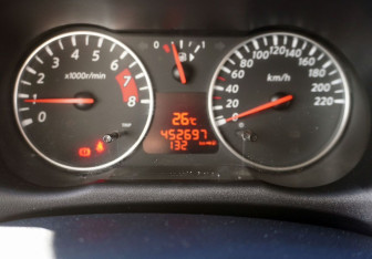 Подержанный автомобиль Nissan Note 2013 года (14 фото)