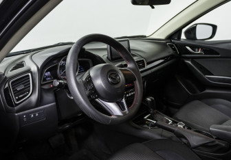 Подержанный автомобиль Mazda 3 Sedan 2015 года (10 фото)