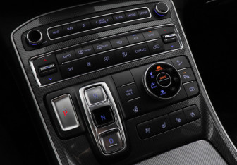 Подержанный автомобиль Hyundai Santa Fe 2021 года (17 фото)