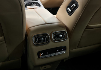 Подержанный автомобиль Jaecoo J8 2024 года (22 фото)