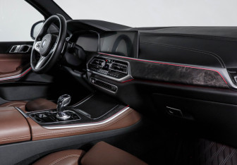 Подержанный автомобиль BMW X5 2022 года (9 фото)