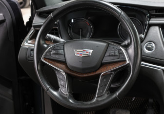 Подержанный автомобиль Cadillac XT5 2020 года (17 фото)