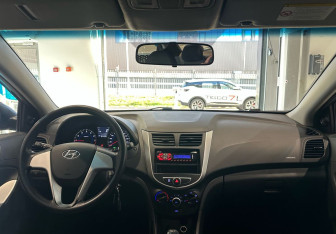 Подержанный автомобиль Hyundai Solaris Sedan 2012 года (15 фото)