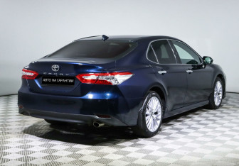 Подержанный автомобиль Toyota Camry Sedan 2018 года (3 фото)