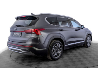 Подержанный автомобиль Hyundai Santa Fe 2021 года (5 фото)