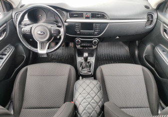Подержанный автомобиль Kia Rio Hatchback 2018 года (10 фото)