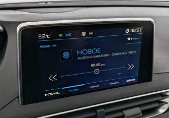 Подержанный автомобиль Peugeot 5008 Suv 2018 года (29 фото)