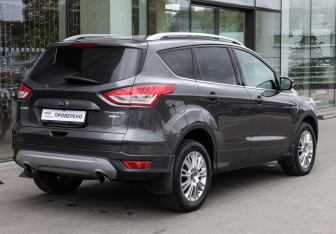 Подержанный автомобиль Ford Kuga 2016 года (5 фото)