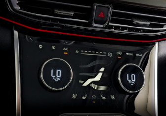 Подержанный автомобиль Exeed VX 2023 года (28 фото)