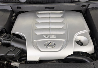 Подержанный автомобиль Lexus LX 2014 года (9 фото)