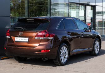 Подержанный автомобиль Toyota Venza 2013 года (5 фото)