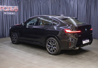 Подержанный автомобиль BMW X4 2021 года (7 фото)
