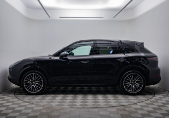 Подержанный автомобиль Porsche Cayenne 2021 года (8 фото)