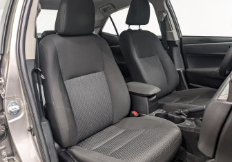 Подержанный автомобиль Toyota Corolla Sedan 2014 года (23 фото)