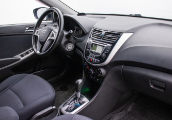 Подержанный автомобиль Hyundai Accent Sedan 2011 года (10 фото)