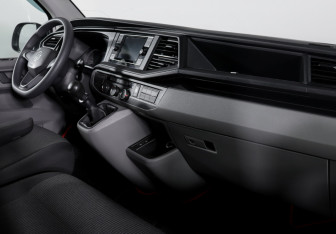 Подержанный автомобиль Volkswagen Transporter Minivan 2021 года (9 фото)