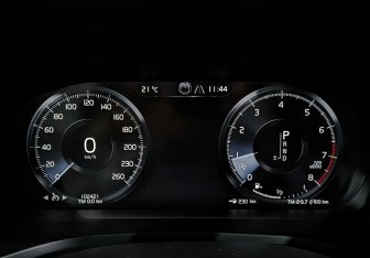 Подержанный автомобиль Volvo S60 2019 года (15 фото)