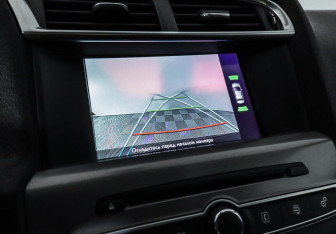 Подержанный автомобиль Citroen C4 Sedan 2017 года (10 фото)