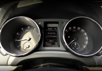 Подержанный автомобиль Skoda Yeti 2015 года (13 фото)