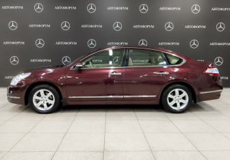 Подержанный автомобиль Nissan Teana 2013 года (8 фото)