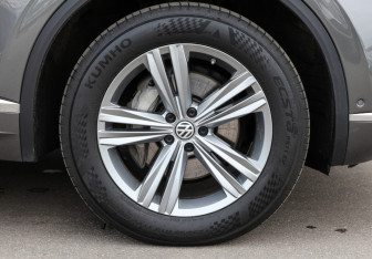 Подержанный автомобиль Volkswagen Touareg 2020 года (29 фото)