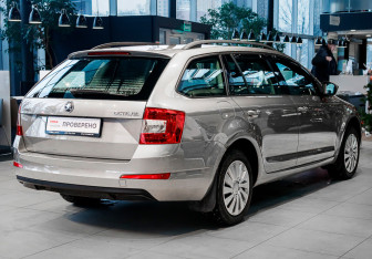 Подержанный автомобиль Skoda Octavia Wagon 2014 года (4 фото)