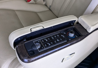 Подержанный автомобиль Toyota Alphard 2020 года (26 фото)