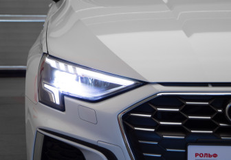 Подержанный автомобиль Audi A3 Hatchback 2021 года (36 фото)